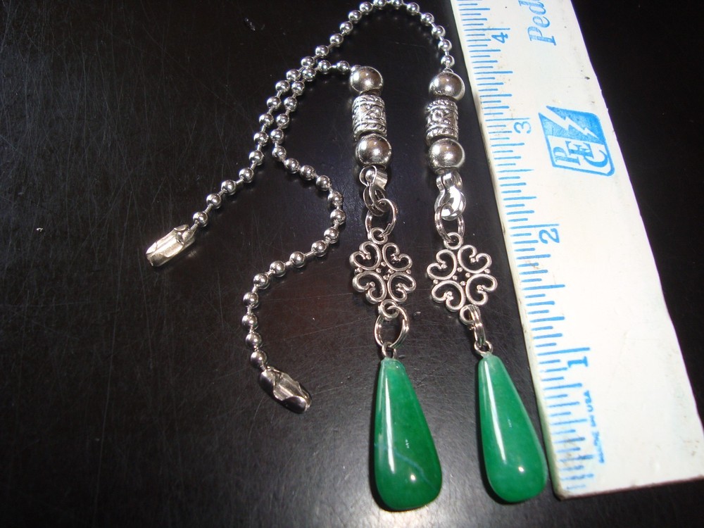 A Pair of Green Jade Stone Ceiling Fan Pull Chains Light/Lamp Pulls