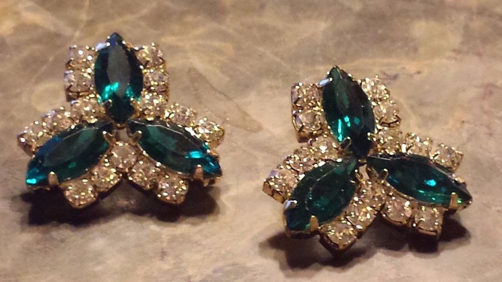 Clover Pierced Stud  Earrings