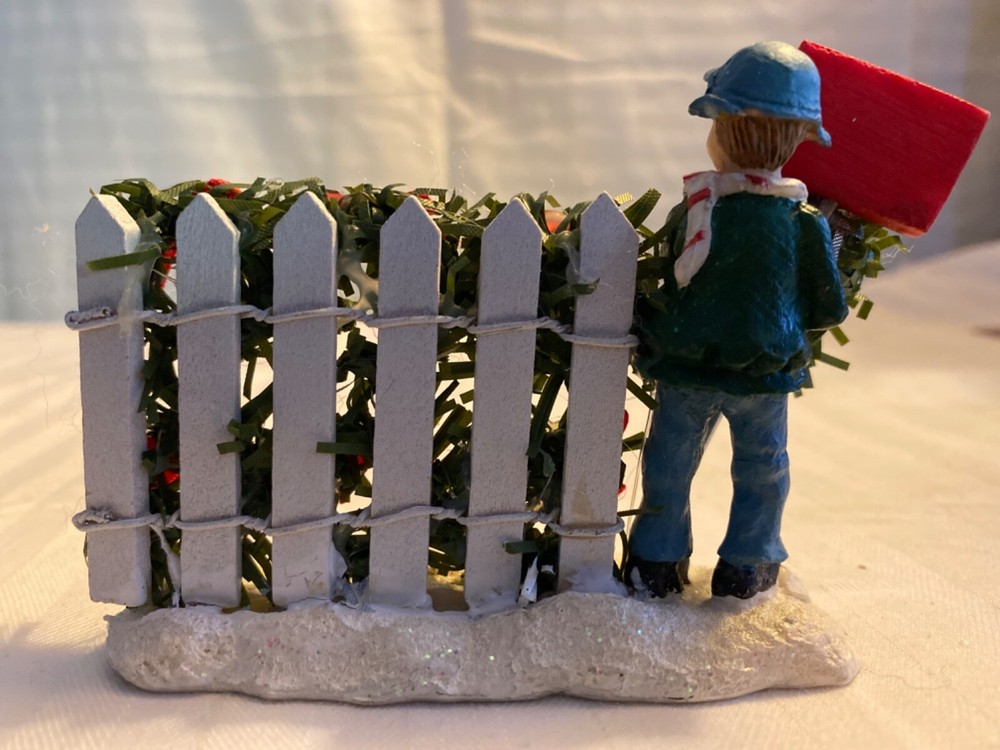 Santa's Workbench BOY SELLING WREATH 2001