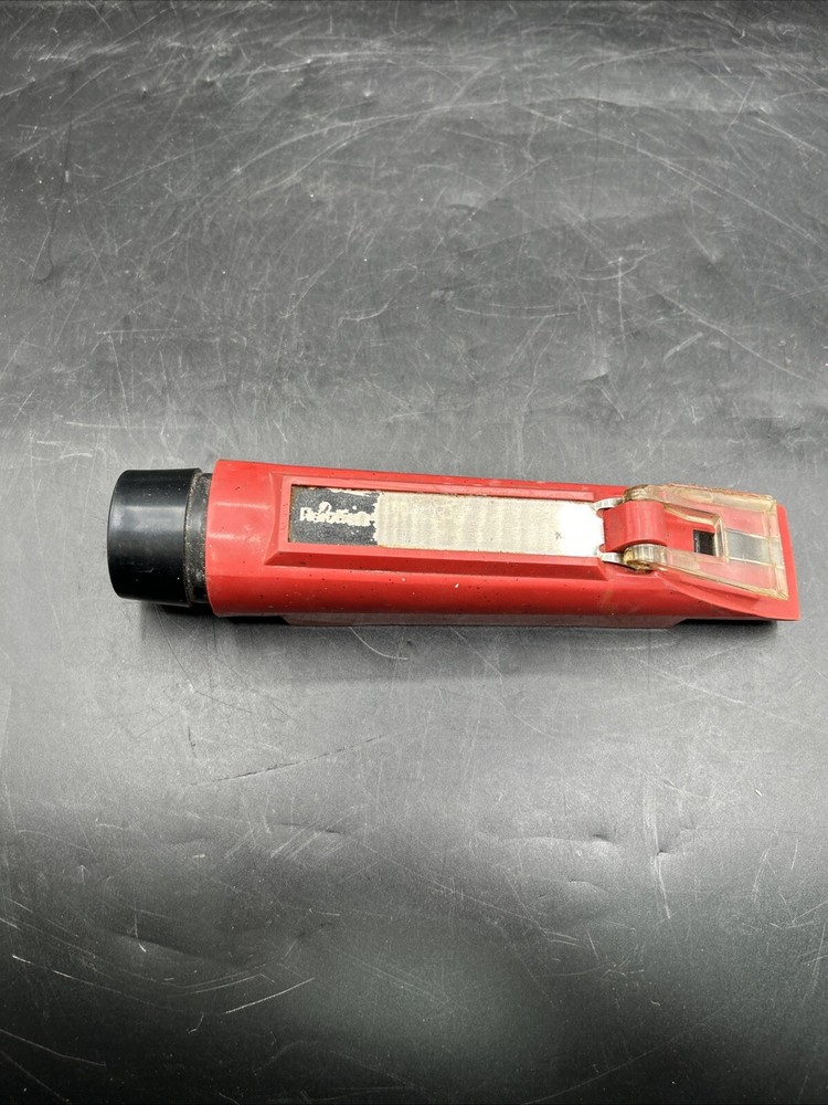 LEICA TEMPERATURE COMPENSATED HAND-HELD REFRACTOMETER See Pics