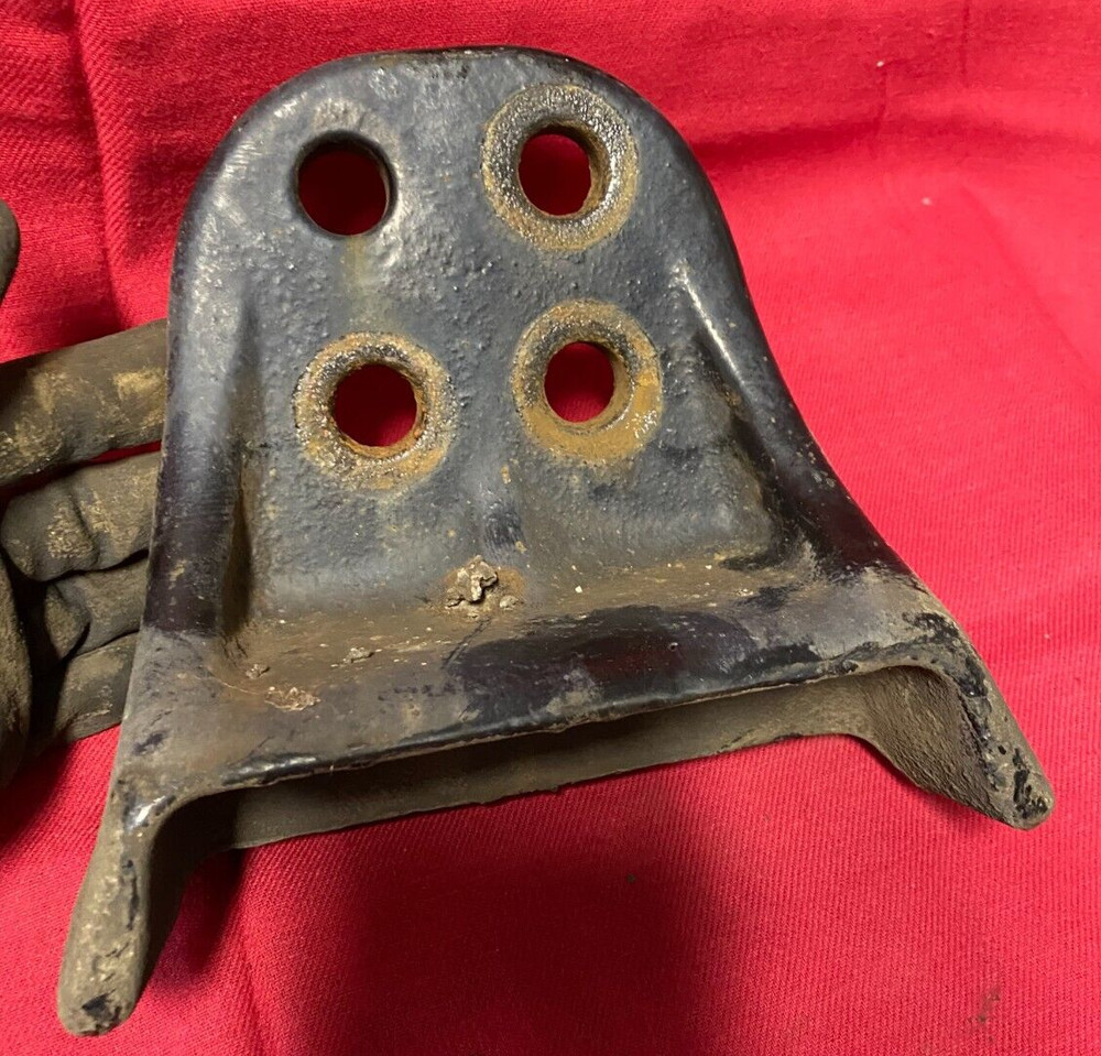 FREIGHTLINER AXLE STOP,  MOUNT, BRACKET 16-15617-000