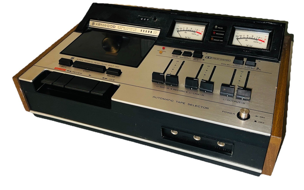 Kenwood KX-910 Stereo Cassette Deck - Powers On