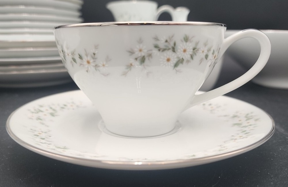 27 Pieces NORITAKE china "ANNABELLE" 6856 pattern "BEAUTIFUL"