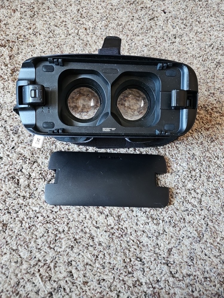 SAMSUNG Gear VR Oculus Headset