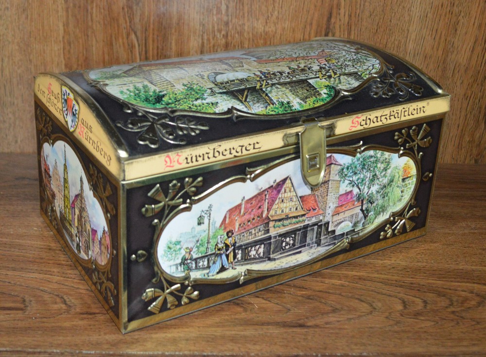 Nuremberger Schatztaftlein German Biscuit Tin Embossed Hinged Lid