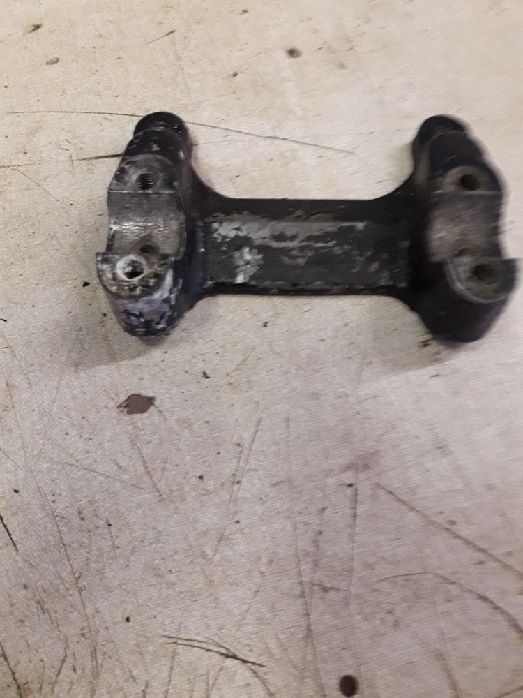 HONDA CB250 SUPERDREAM HANDLEBAR BRACKET