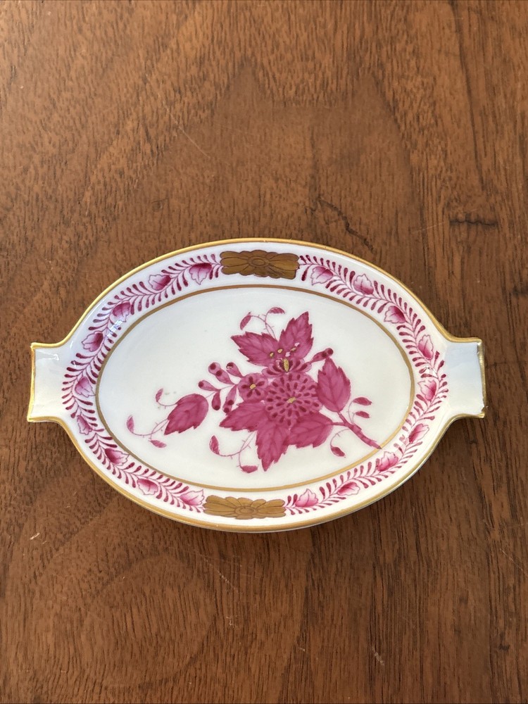 HEREND CHINESE BOUQUET RASPBERRY SMALL ASHTRAY 7783