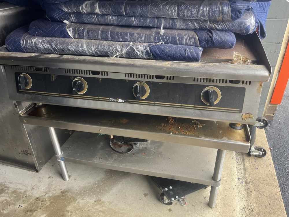 72” BRICK BAKERS PRIDE COMMERCIAL DOUBLE-DECK PIZZA OVEN - Bricks- Working