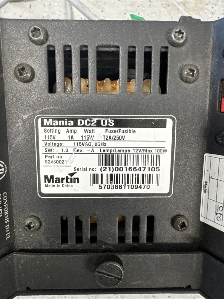 MARTIN MANIA EFi DJ LIGHTING EFFECTS UNIT