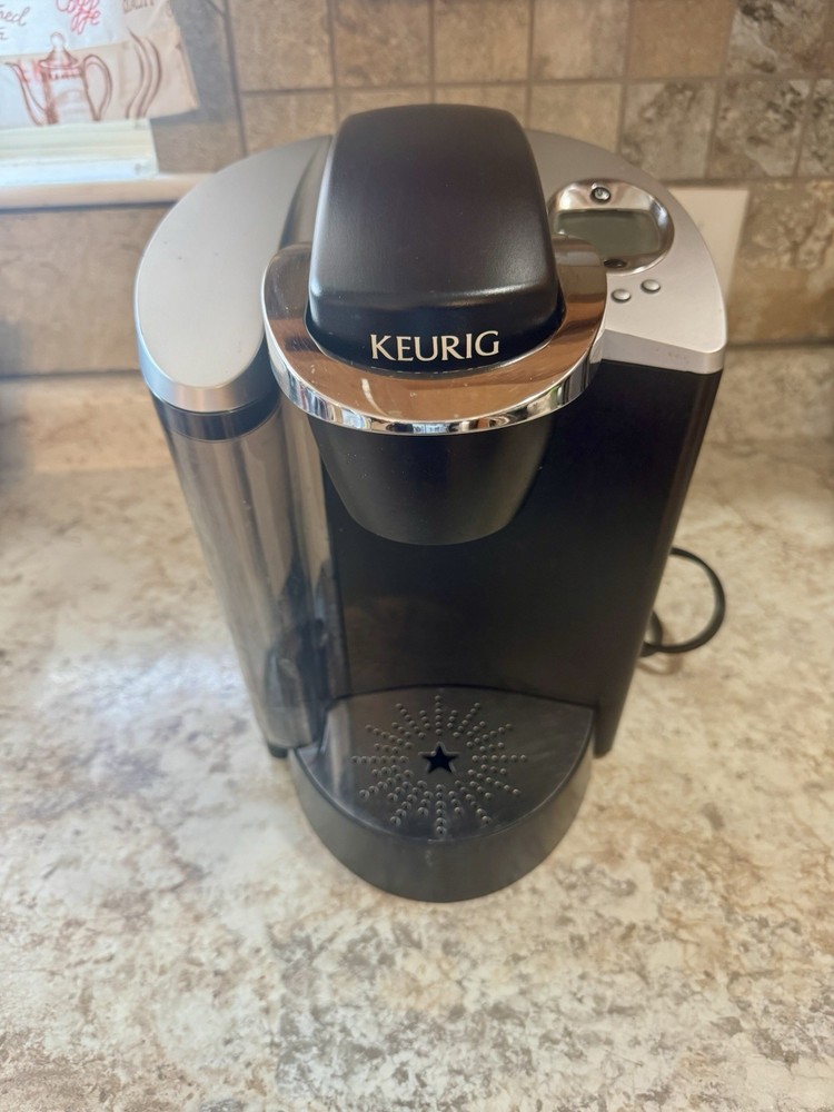 Keurig B60 Single Cup Brewing System Coffee Maker Black Silver *Tested*