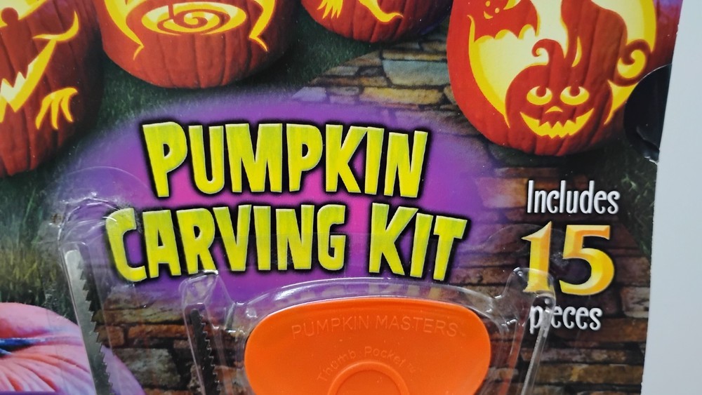 2 Pumpkin Masters Pumpkin Carving Kit includes 5 tools and 14 patterns. (00)