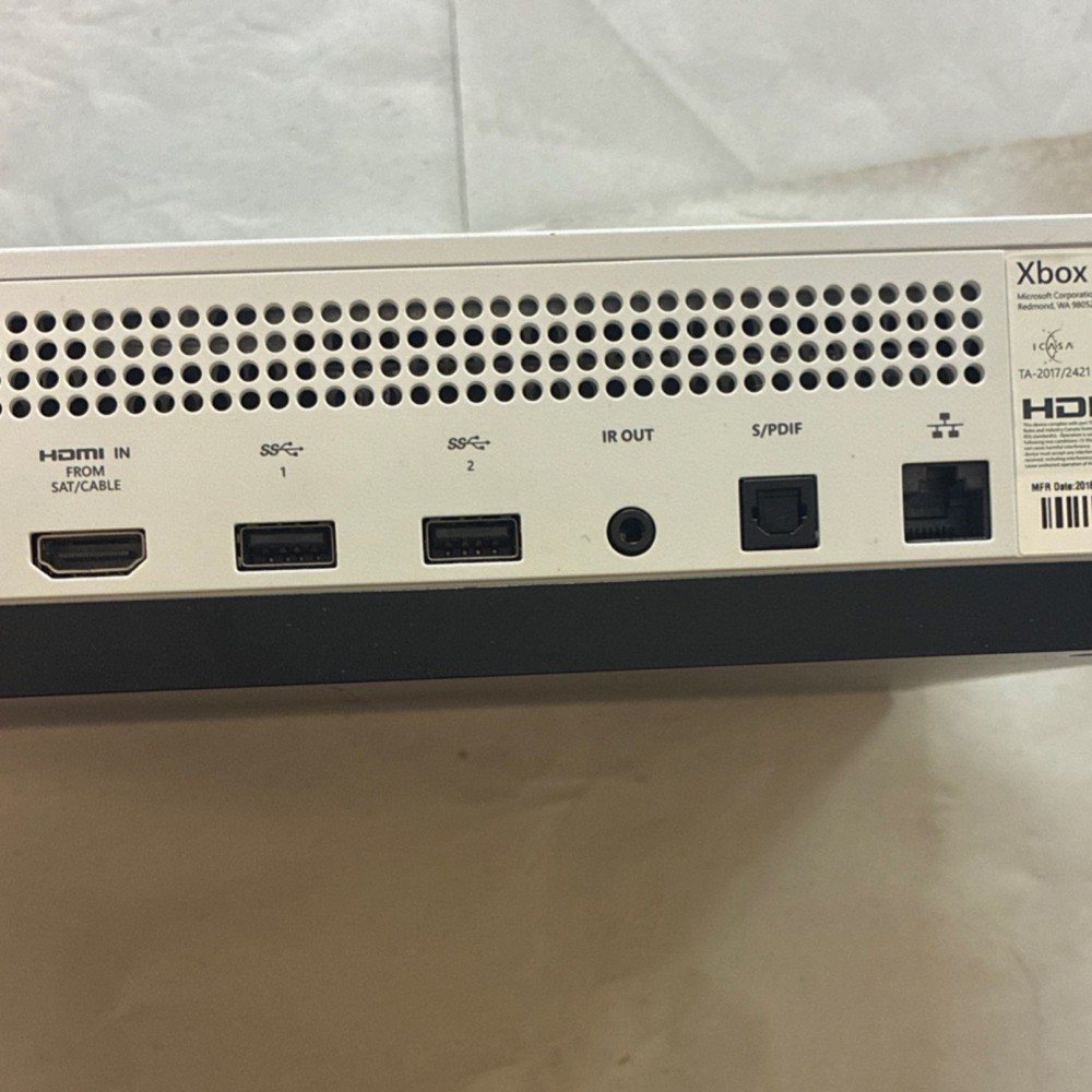 Tested working Microsoft Xbox One S with HDMI & controller