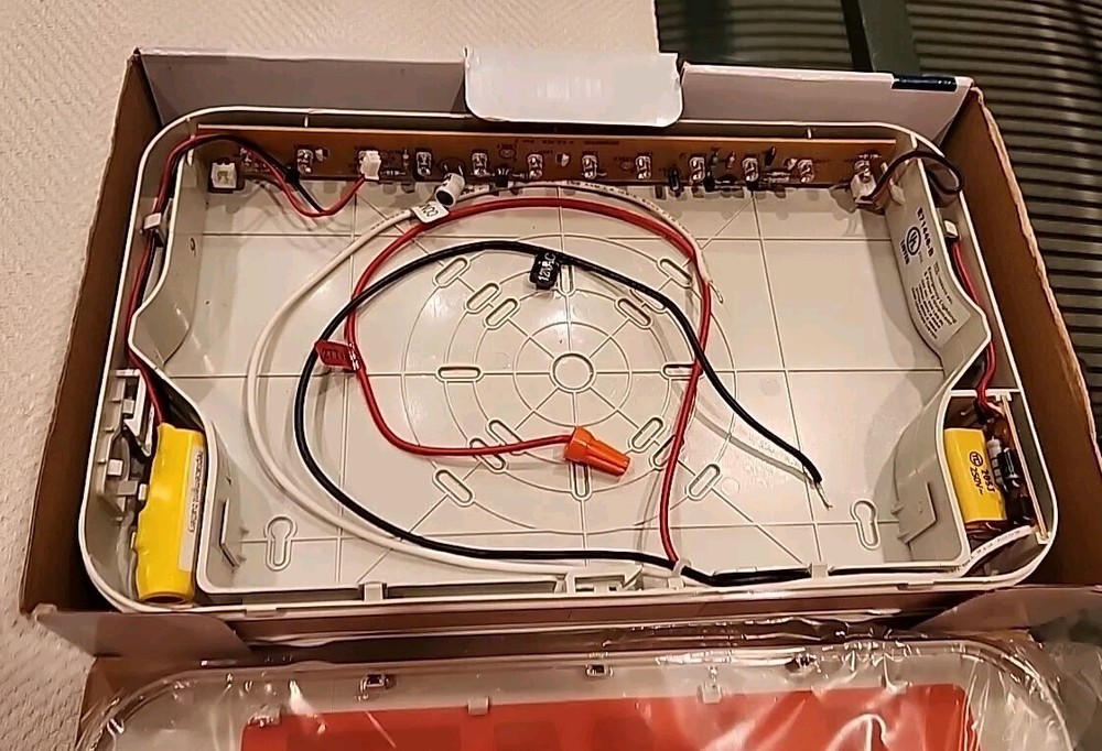 Lithonia Lighting LED Exit Sign ~ Contractor Select Dual Voltage Low Profile NIB