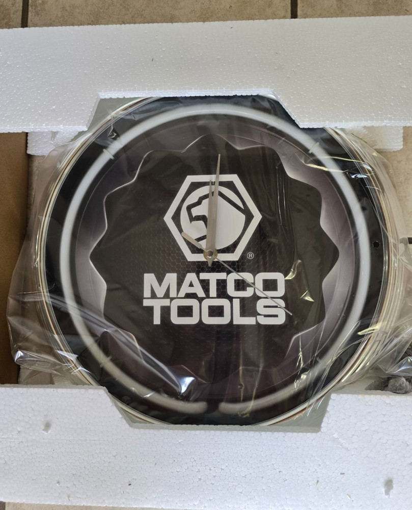 Matco Tools Neon Diners Wall Neon Clock MTCDINERCLCK
