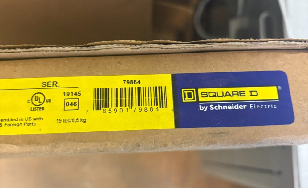 SQUARE D SURFACE FRONT NC32S