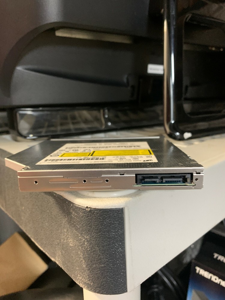 H - L Data Storage SUPER MULTI DVD REWRITER MODEL GT80N