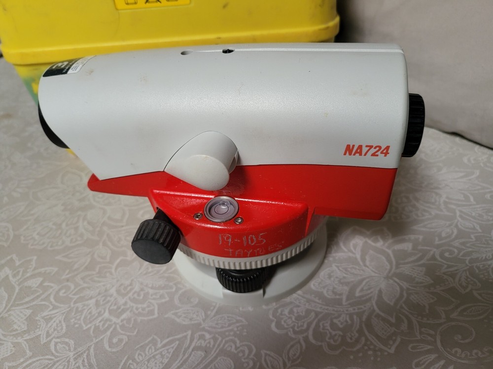 Leica NA724 Automatic Optical Level with Case Pre Owned Used