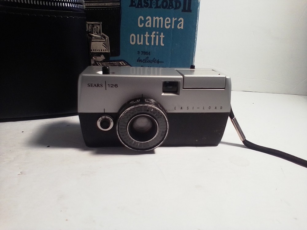 Sears 126 EASI-LOAD II Camera, Carrying Case, Instructions, and Flash Bulbs