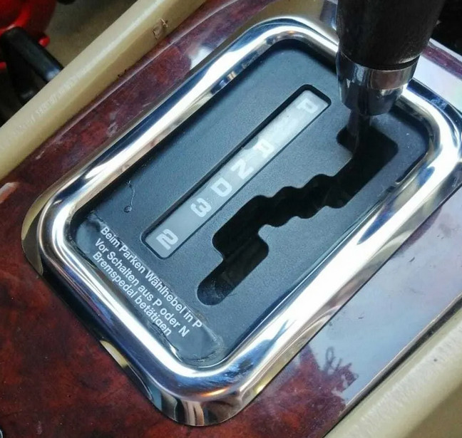 Mercedes W124 Gear shift chrome frame