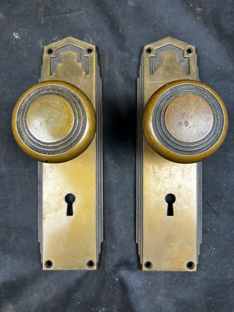 Art Deco Yale Lynate Bronze Passage Set Knobs, Plates, Mortise
