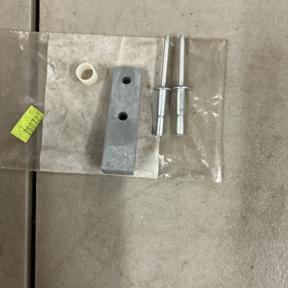 LH Hinge 76072