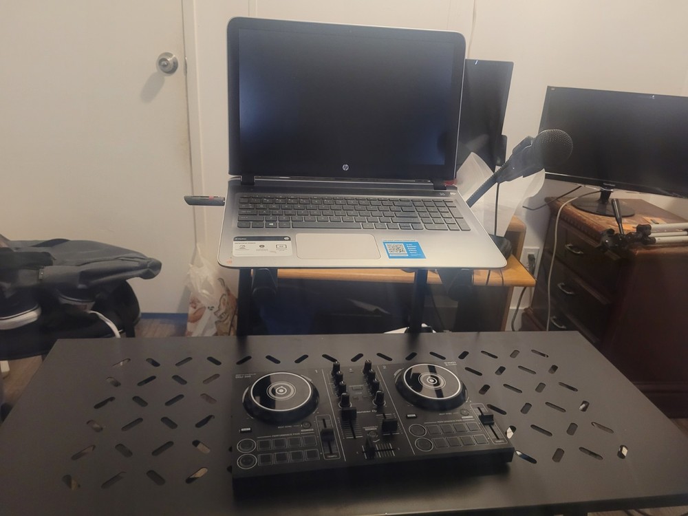 mesa para dj en buen estado