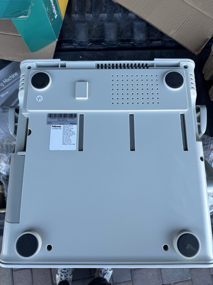 Fellowes Quasar Wire Binding Machine Model CRC 52174