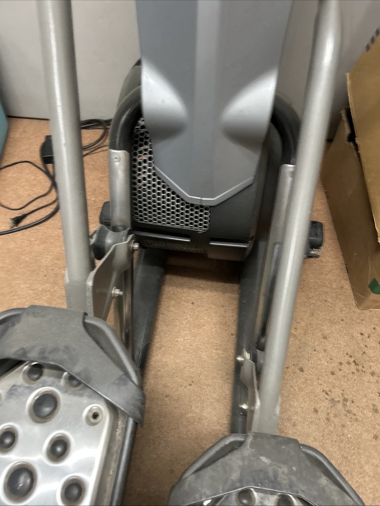 Bowflex Max Trainer M7 Elliptical Machine (Great Condition)