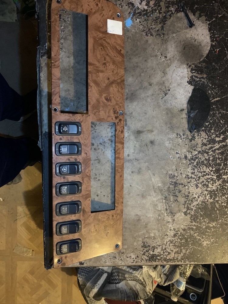 Peterbilt 587 Switch Panel  | P/N S64-6059M04