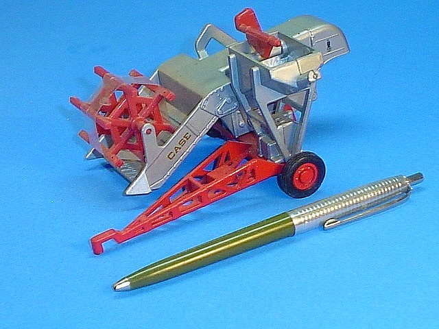 ERTL CASE COMBINE 2421U