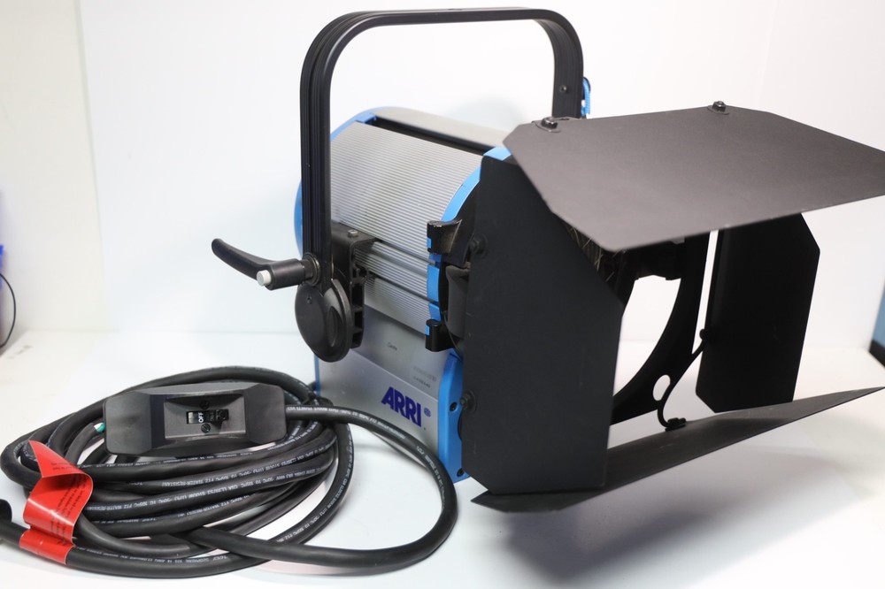 ARRI T2 2000W Tungsten Light, Great Condition