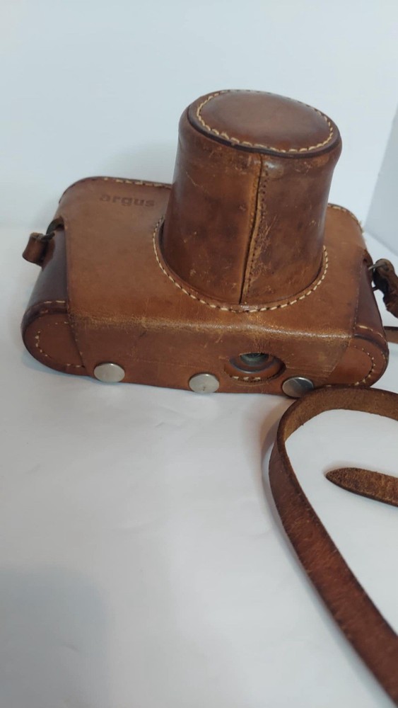 Argus C 44 35mm Camera In Original Leather Case UNTESTED