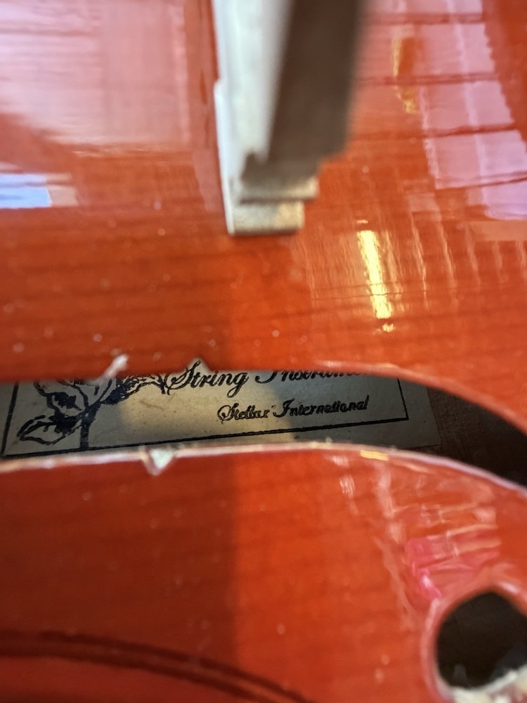 Rosetti Model 4/4 Violin w Carry Case