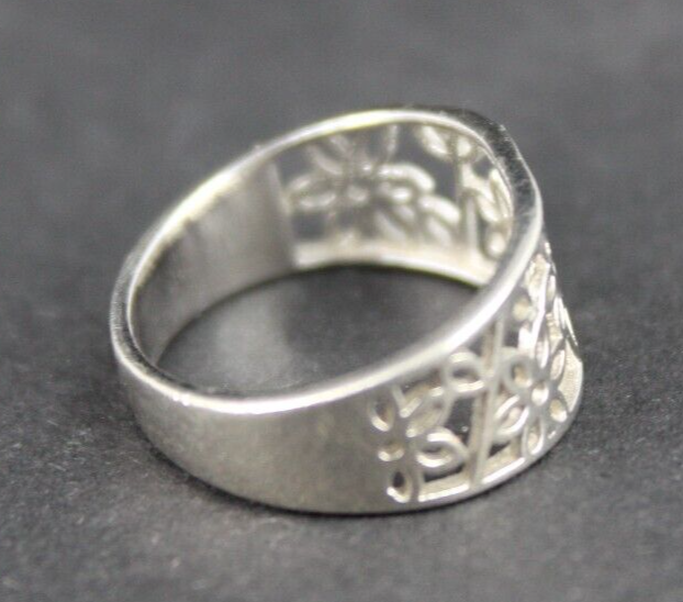 size 5 sterling silver ring .925 daisy flower