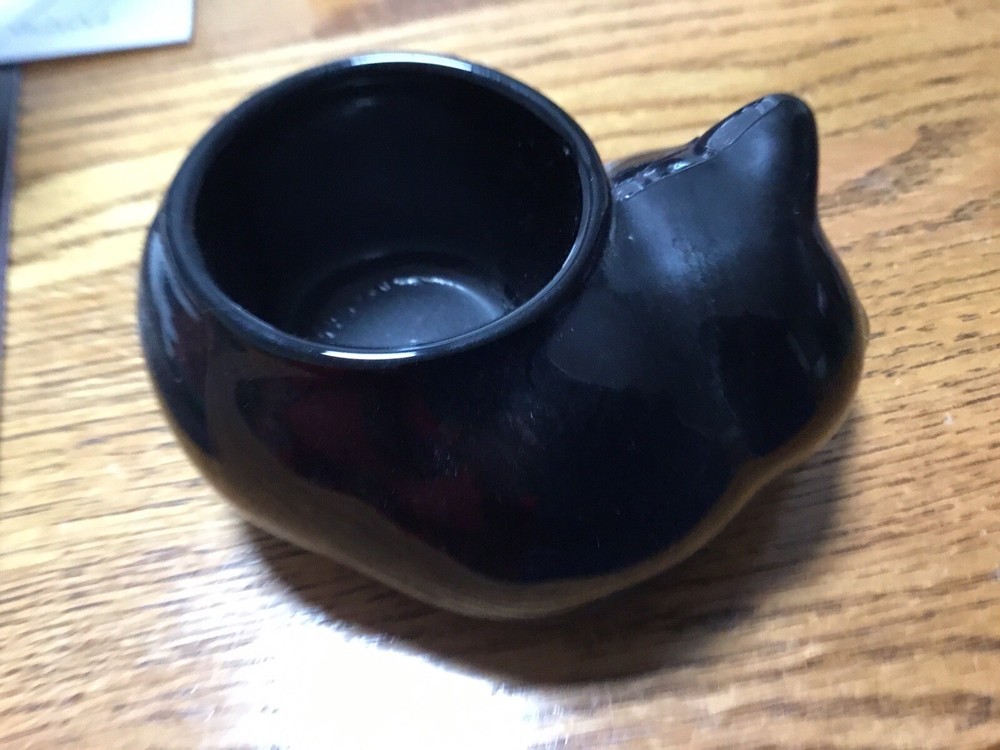 Black Glass Cat Dish