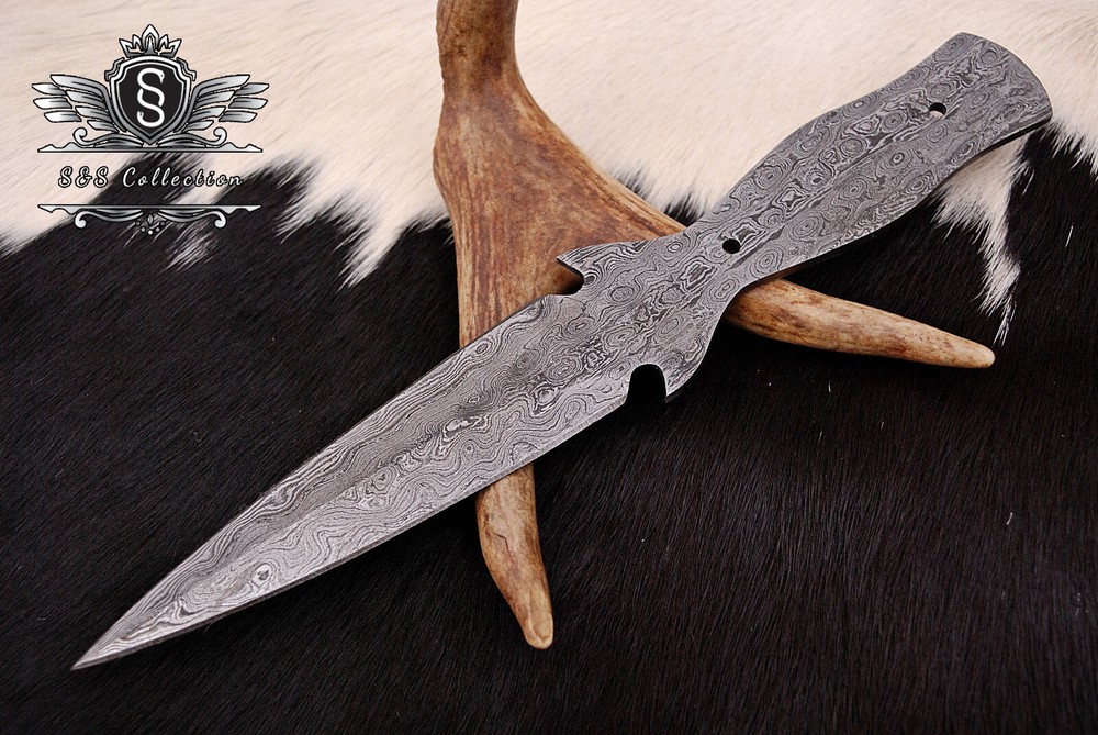 Custom Handmade Damascus Steel Hunting Blank Blade  Knife With Unique Pattern