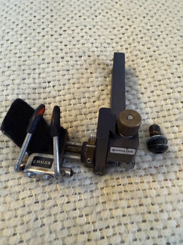 Cavalier Dual Prong Flipper Rest