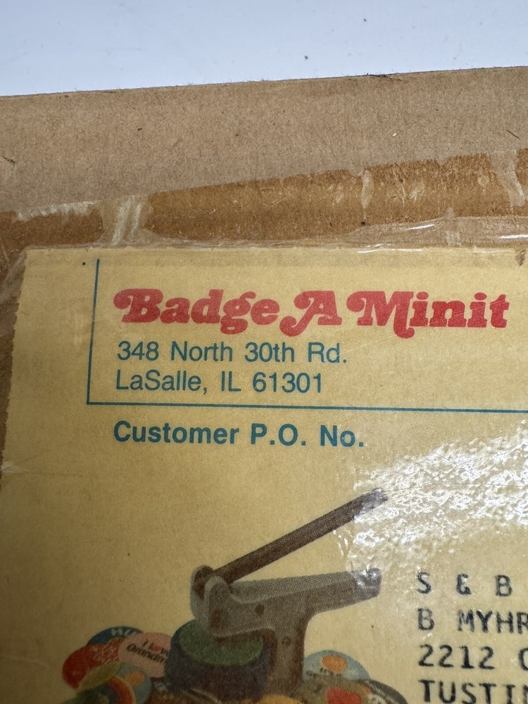 Vintage NOS Badge A Minit Hand Press Button Maker Complete