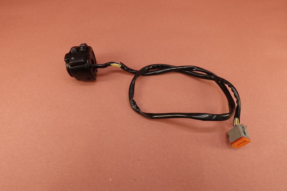 2000-2006 Harley Davidson FLHT Electra Glide LEFT HANDLEBAR SWITCH TURN SIGNAL
