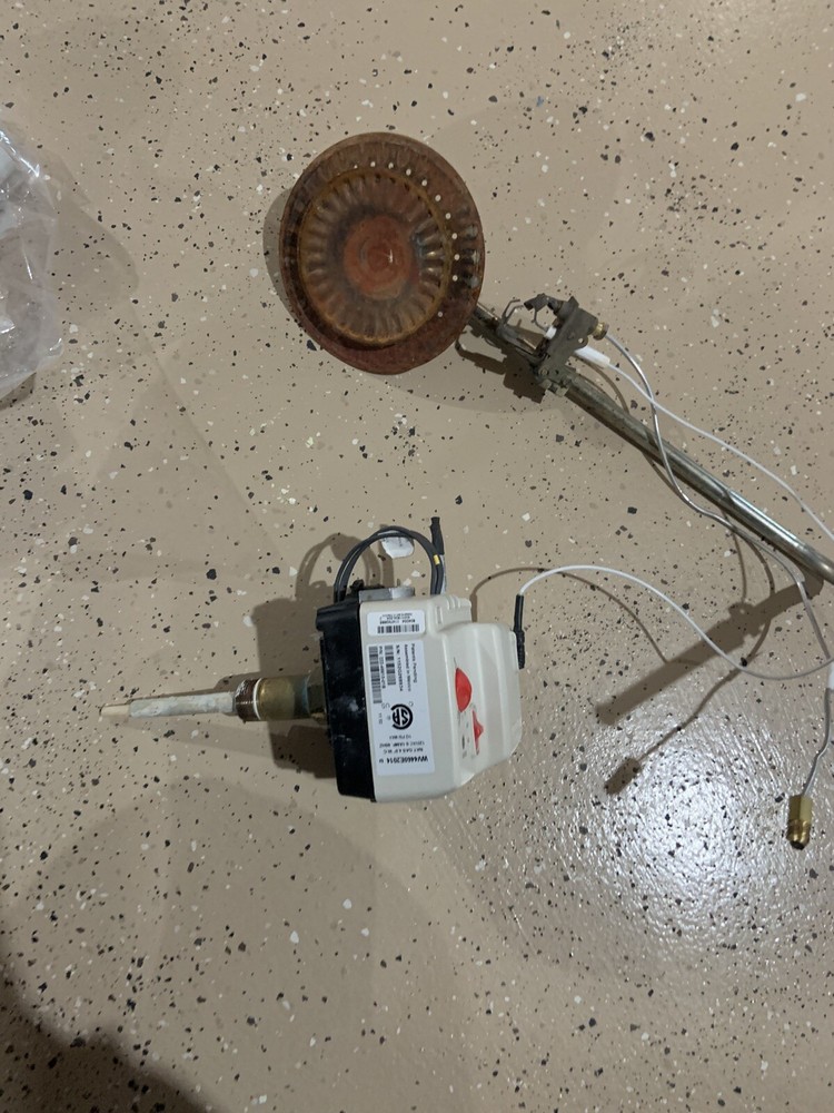 Bradford White LP Hot Water Heater Burner assembly W/Honeywell Control 75G Tank