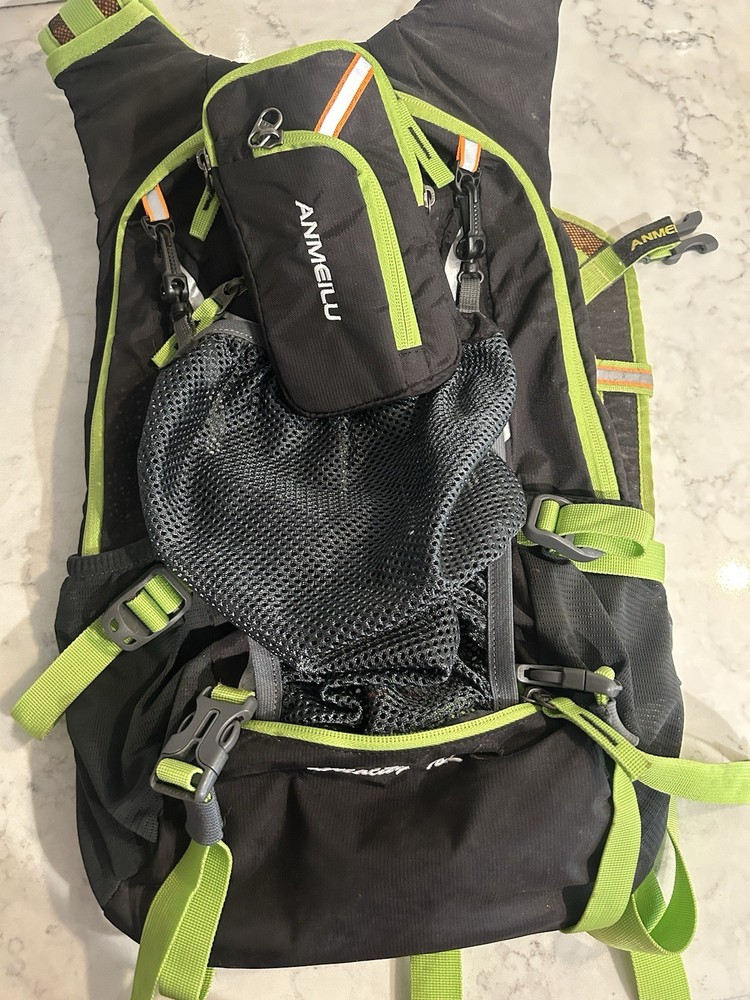 Anmeilu Backpack 18L - Preowned Great Condition