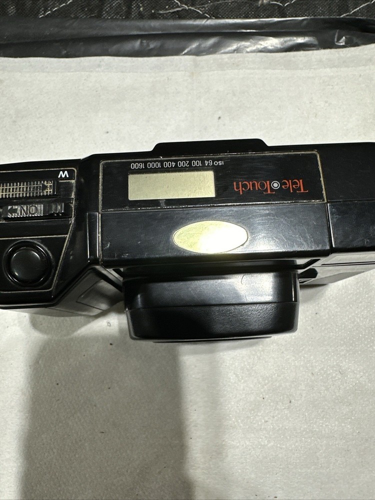 Several Vintage Cameras And Flash Bulbs, Read Full Description