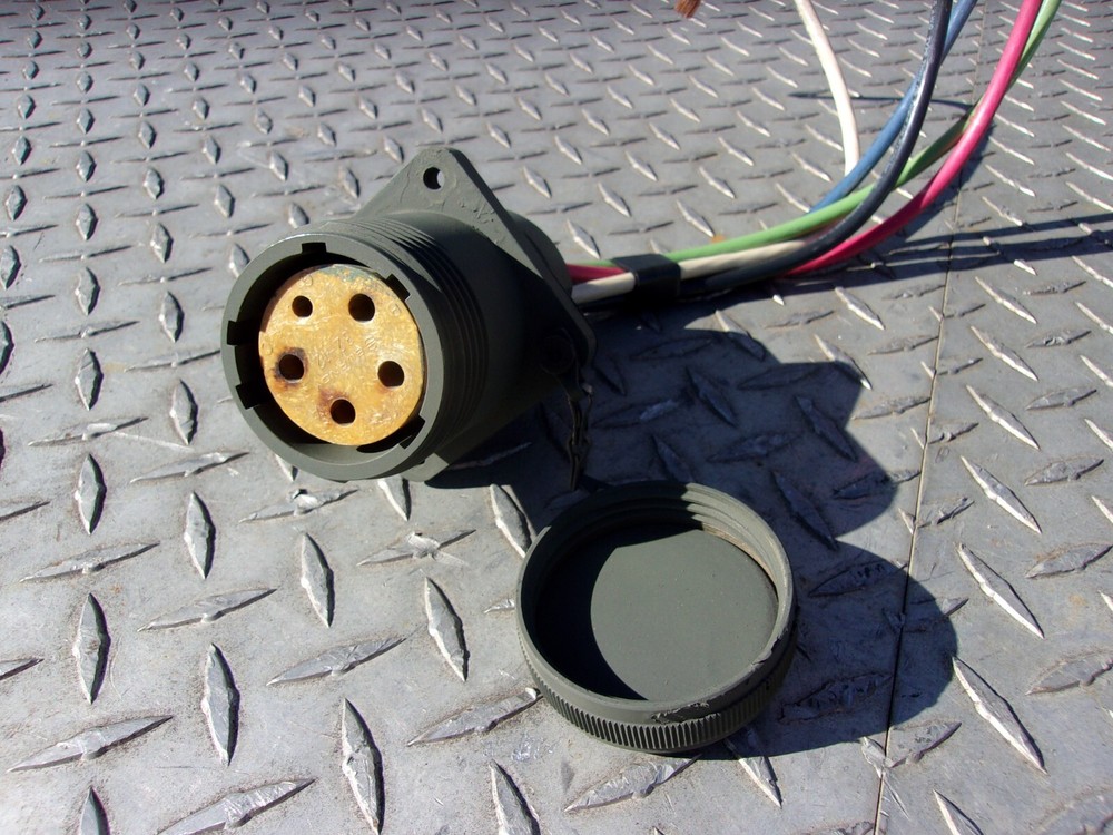 ONE...MILITARY SURPLUS GENERATOR POWER DISTRIBUTION FEMALE PLUG 60 AMP 3 PHASE