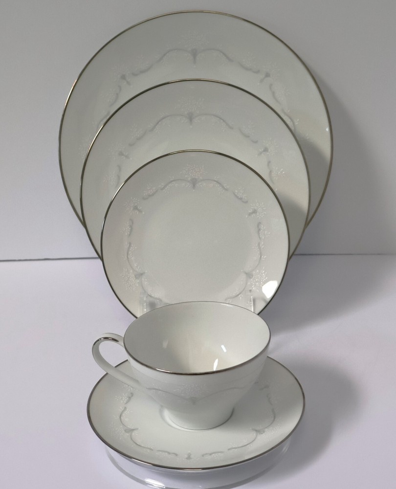 Noritake Whitebrook 5-Piece Place Setting – Multiple Sets Available