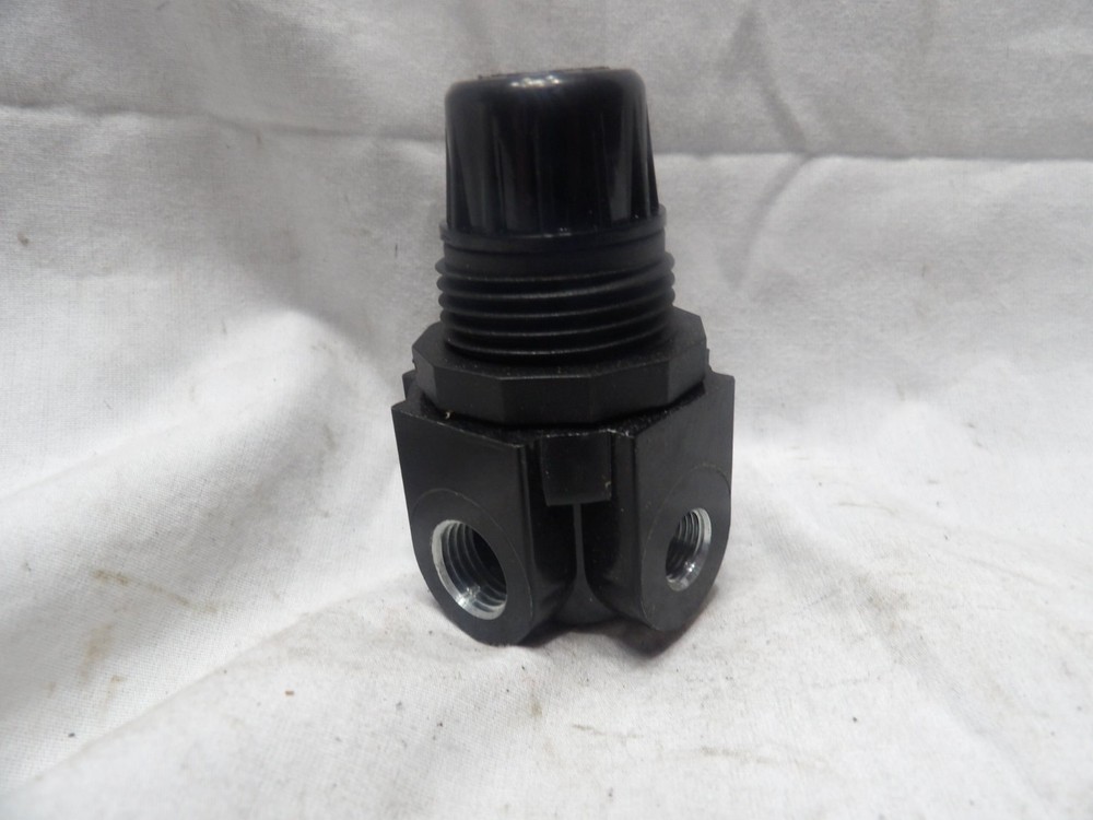 Arrow Regulator R162