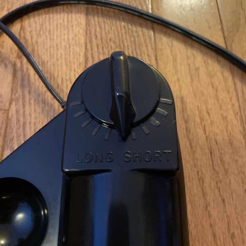 ELECTRIC PUTTING DEVICE