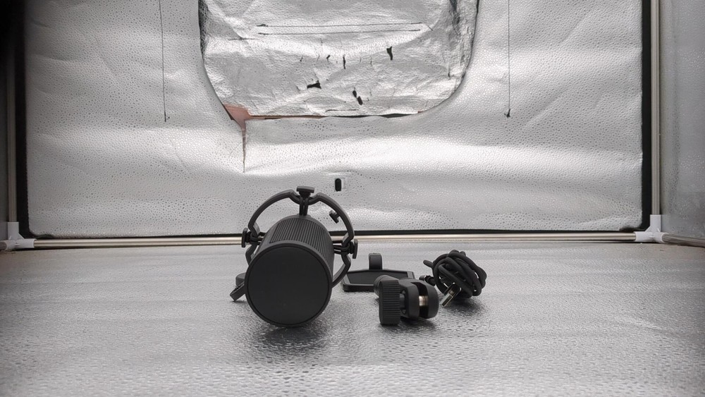 FiFine AmpliGame USB Microphone – A6 Volume Dial, Mule Button & RGB