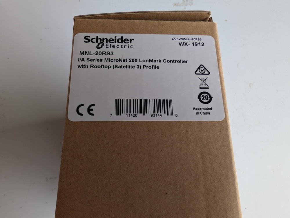 New In Box SCHNEIDER MNL-20RS3 Controller
