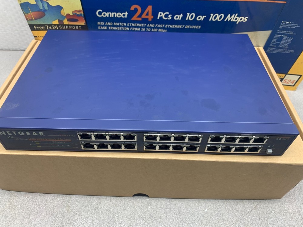 NEW IN BOX NETGEAR DUAL SPEED STACKABLE HUB DS524