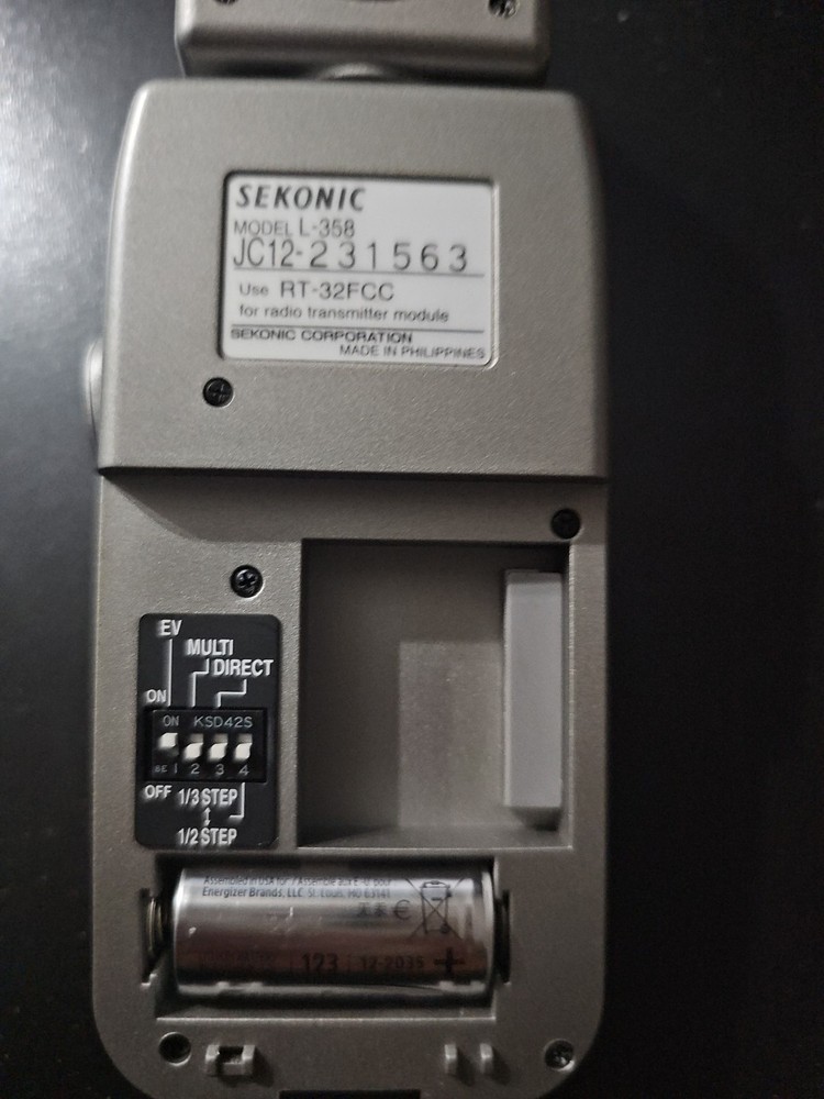 Sekonic L-358 Flash Master - US Frequency w/ RT-32 Radio Module